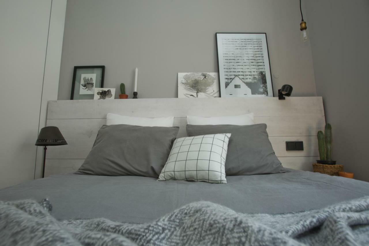 Update Urban Chic Flat In 19Th Century Building 2 Bedrooms & 2 Bathrooms & Ac Central Alfama District 리스본 외부 사진