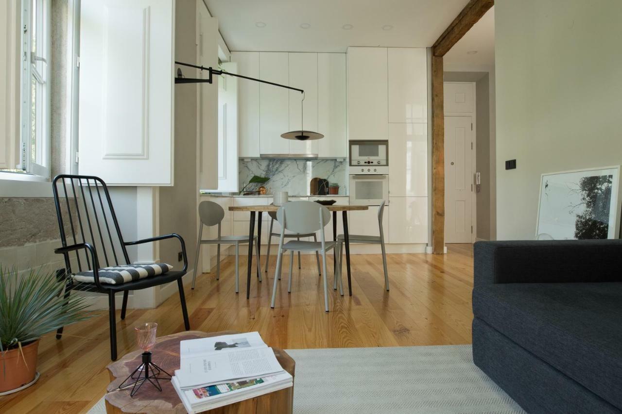 Update Urban Chic Flat In 19Th Century Building 2 Bedrooms & 2 Bathrooms & Ac Central Alfama District 리스본 외부 사진