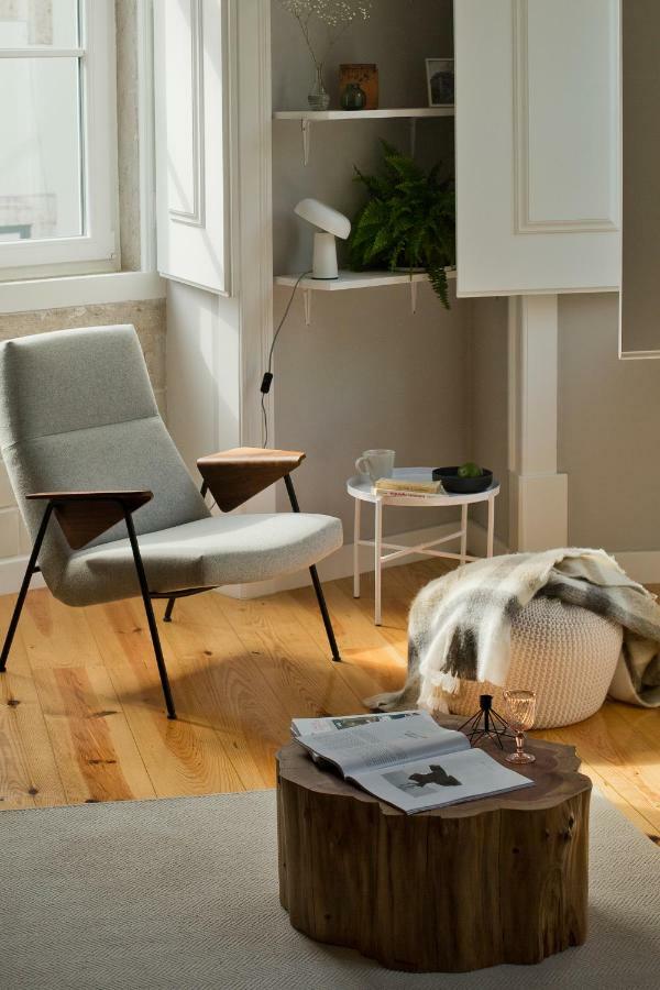 Update Urban Chic Flat In 19Th Century Building 2 Bedrooms & 2 Bathrooms & Ac Central Alfama District 리스본 외부 사진